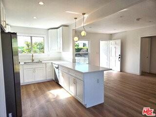 14177 Osborne St - Photo 3 of 8
