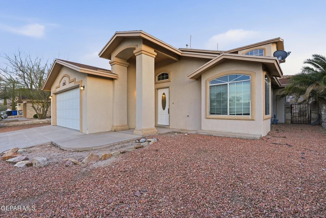 7536 Le Conte Dr - Photo 4 of 33