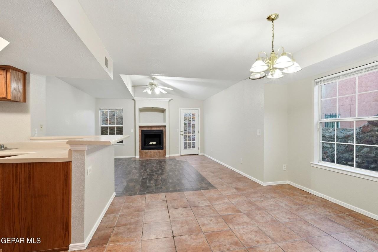 7536 Le Conte Dr - Photo 7 of 33