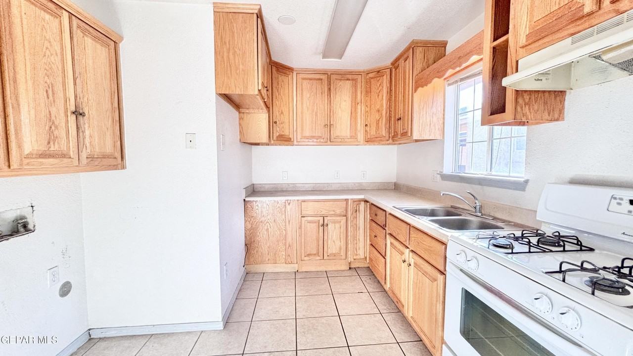 2717 Idalia Ave #B - Photo 7 of 14