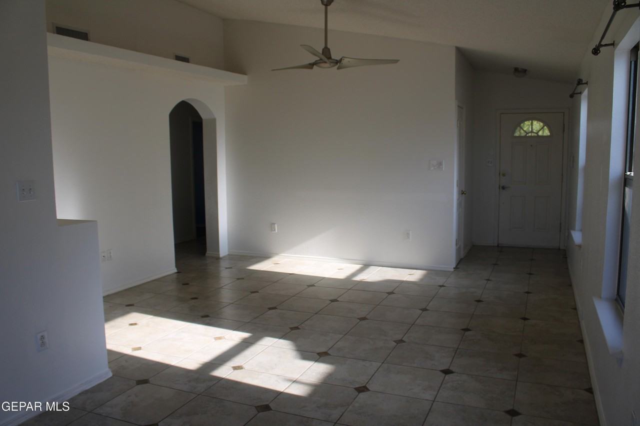 13985 Sandy Rock Dr - Photo 3 of 23