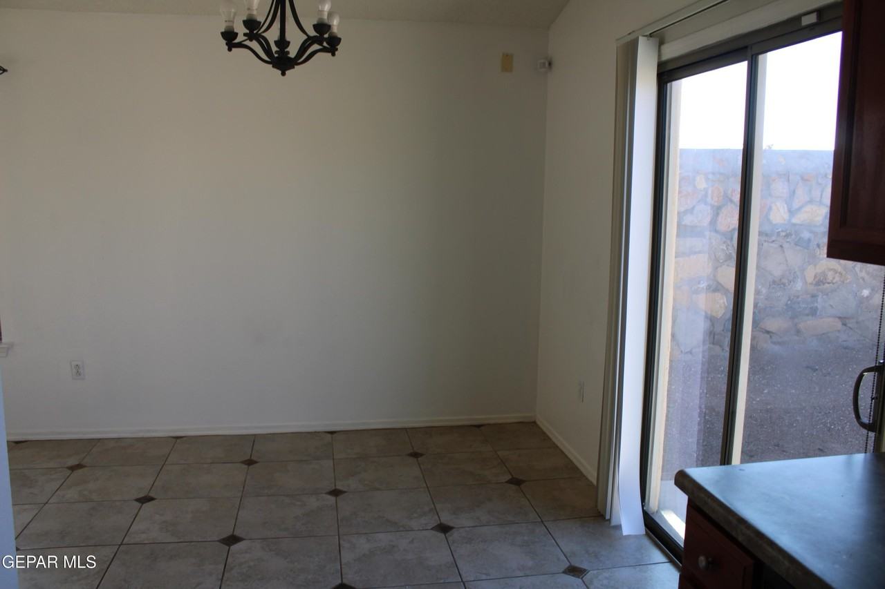 13985 Sandy Rock Dr - Photo 5 of 23