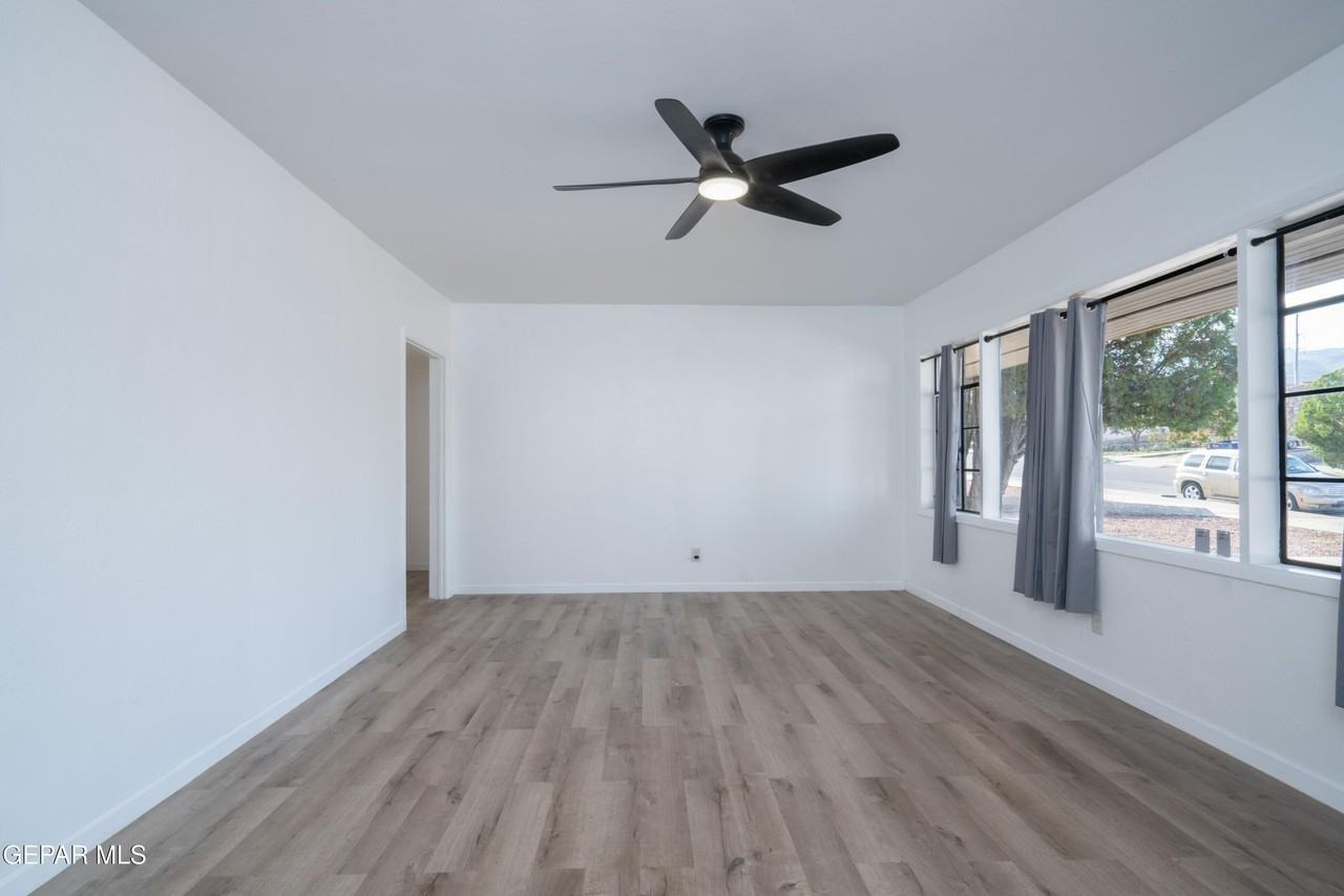 4016 Titanic Ave - Photo 6 of 20