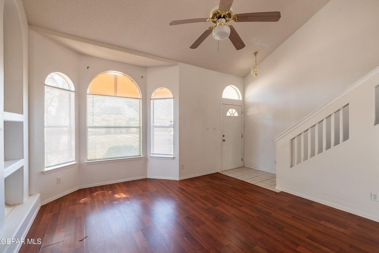 2212 Tierra De Oro Way - Photo 5 of 20
