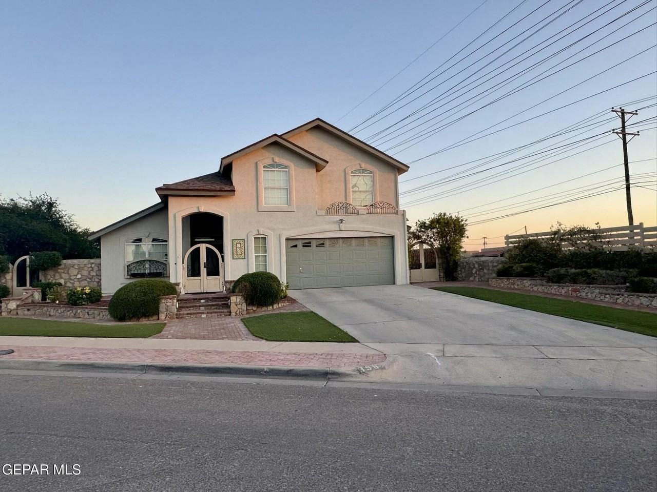 398 Bentridge - Photo 2 of 42