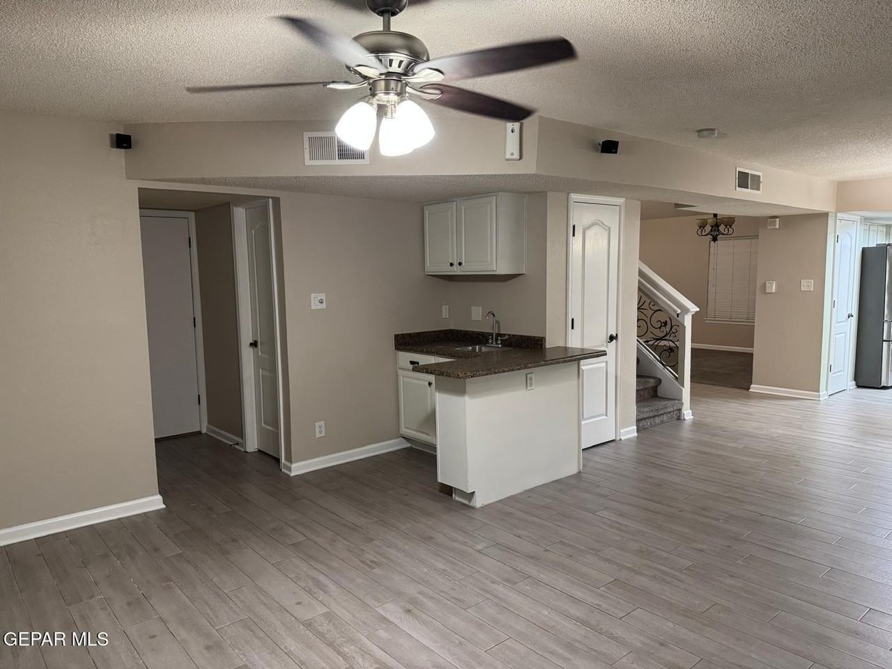 398 Bentridge - Photo 7 of 42
