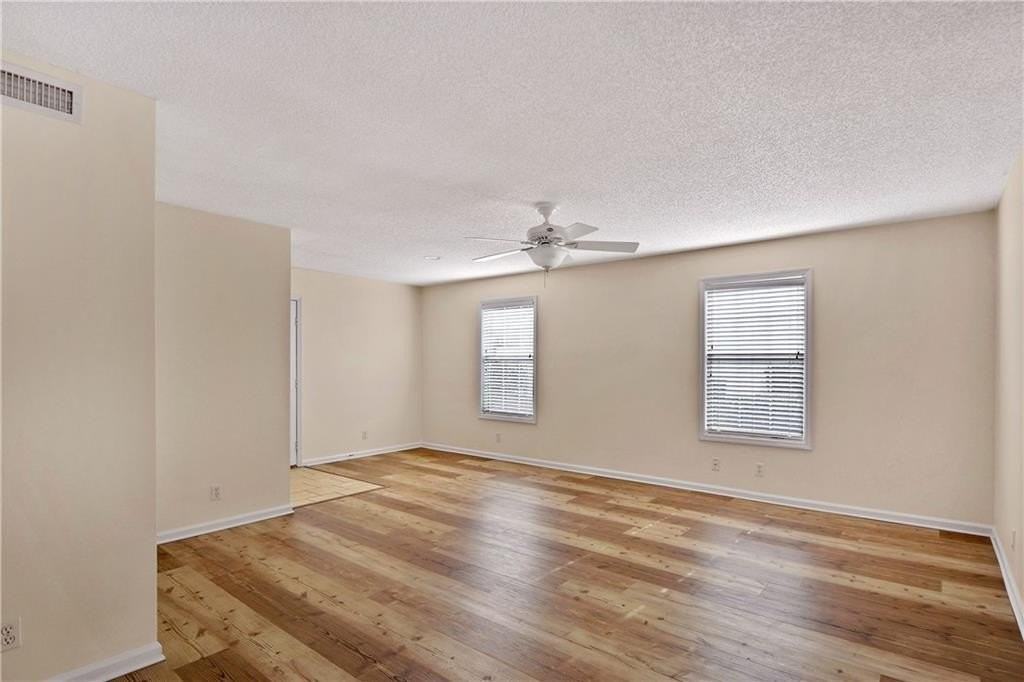 907 E Island Square Dr - Photo 3 of 18