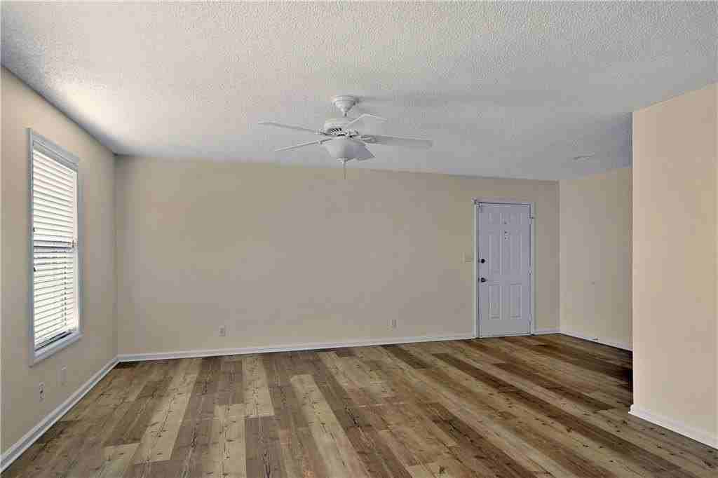 907 E Island Square Dr - Photo 6 of 18