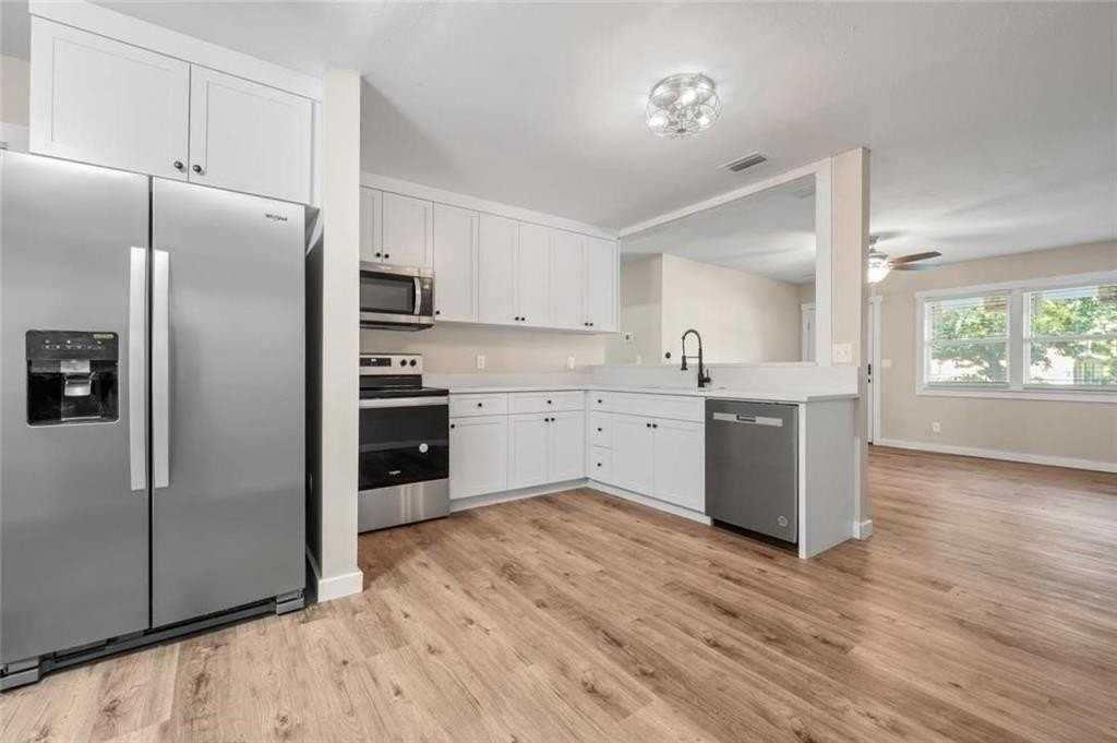 920 Johnston St - Photo 4 of 32