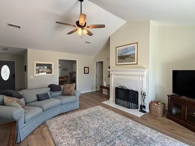 2011 Bayswater Rd - Photo 4 of 16