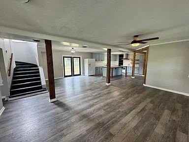 203 N Lake Dr - Photo 3 of 20