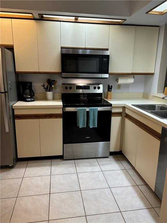 874 Wimbledon Dr - Photo 4 of 14