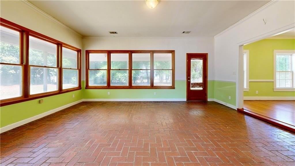 1005 Seminole Trl - Photo 3 of 43