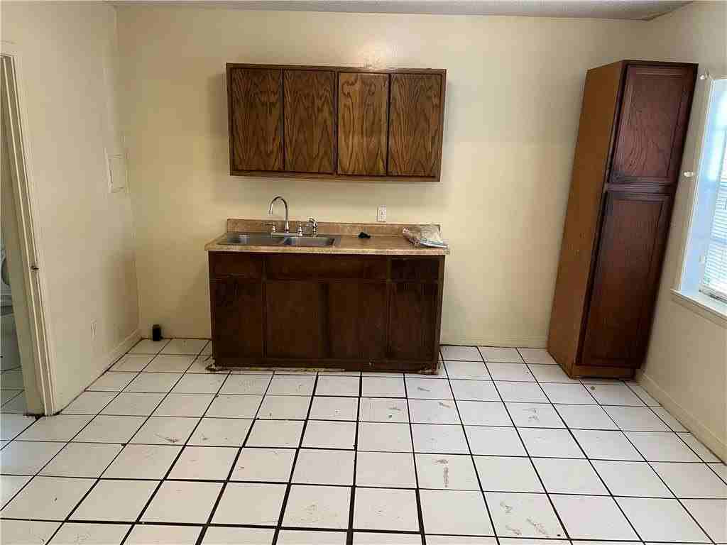 1801 Goodyear Ave #A - Photo 3 of 7