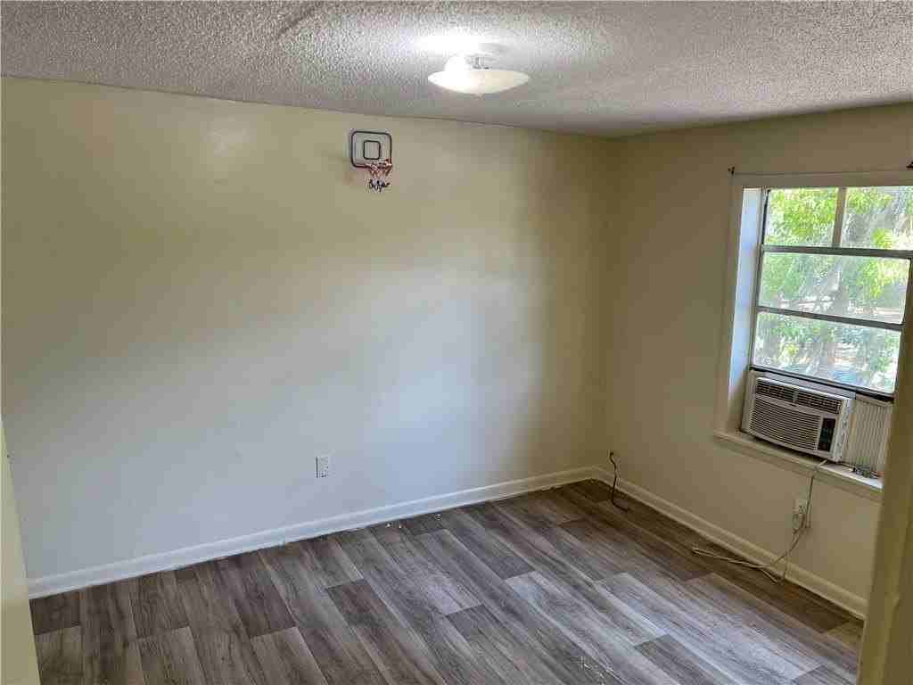 1801 Goodyear Ave #A - Photo 6 of 7