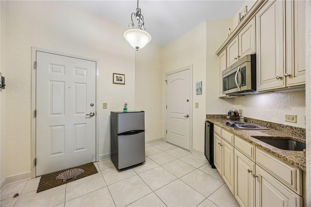 150 Salt Air Dr #304 - Photo 6 of 18