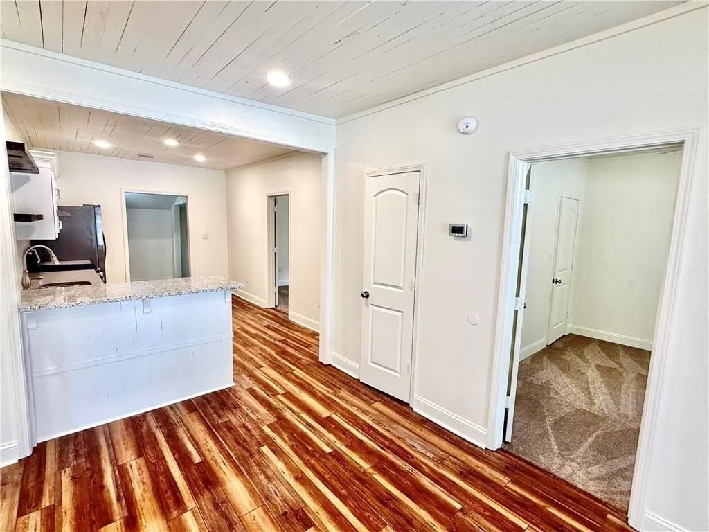 211 Dartmouth St - Photo 5 of 17