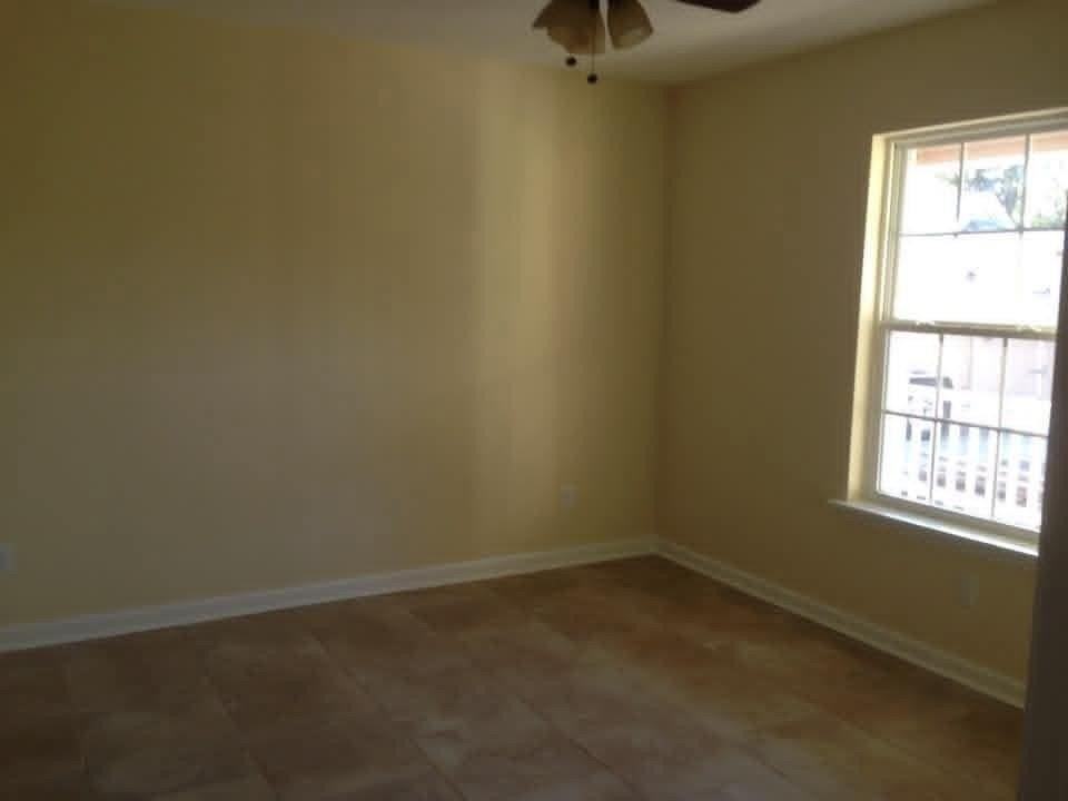 239 Pecan Point Rd E - Photo 5 of 9