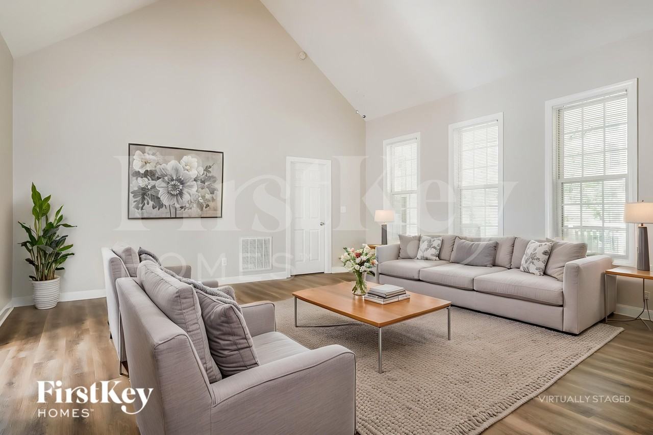 218 Sweetbriar Ct - Photo 3 of 19