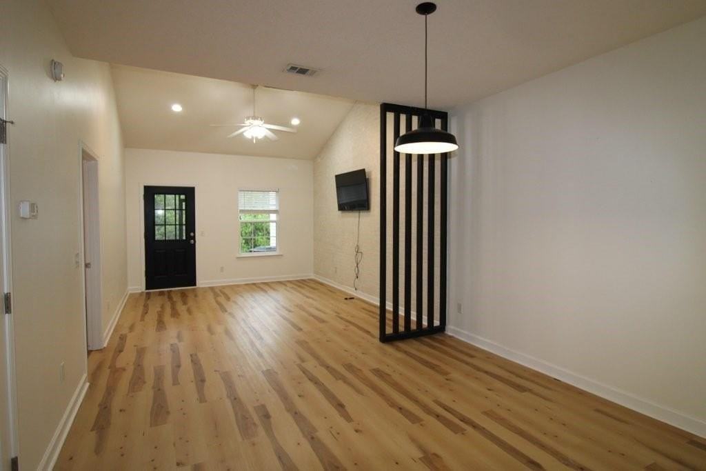 348 Moss Creek Ln - Photo 4 of 14