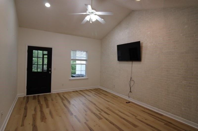 348 Moss Creek Ln - Photo 5 of 14