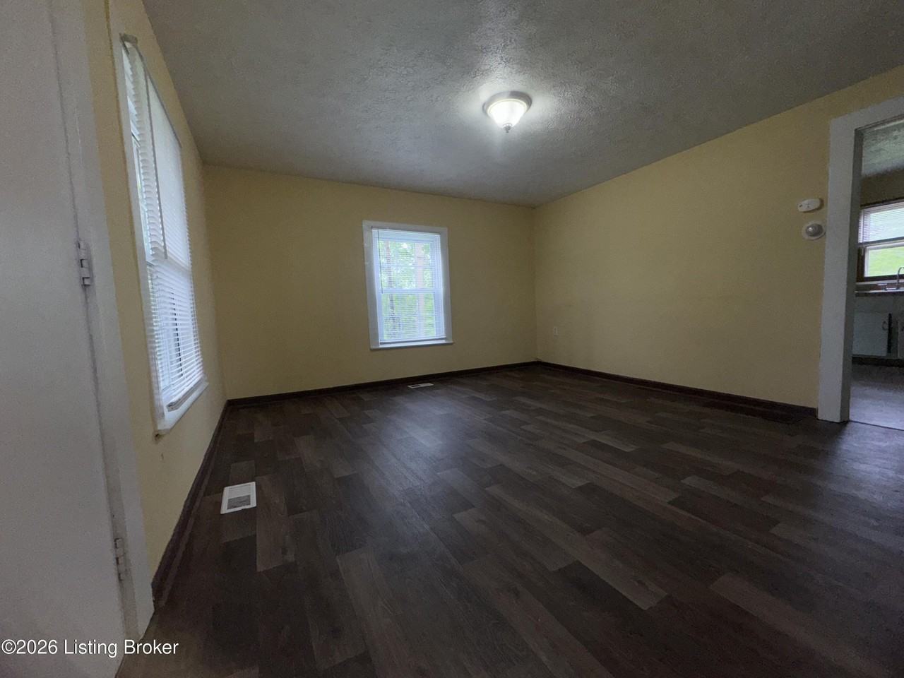 751 Van Buren Rd - Photo 2 of 10