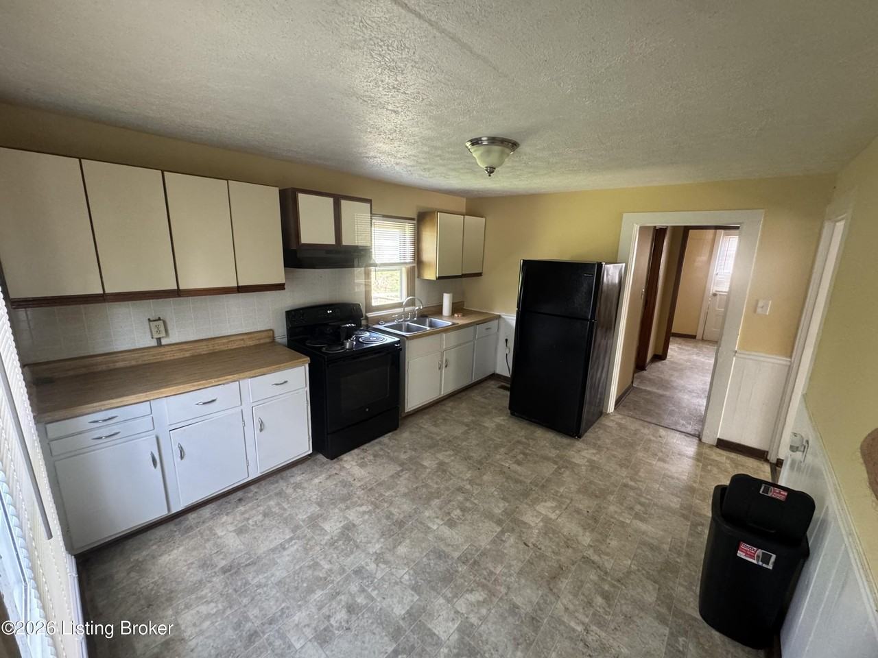 751 Van Buren Rd - Photo 4 of 10
