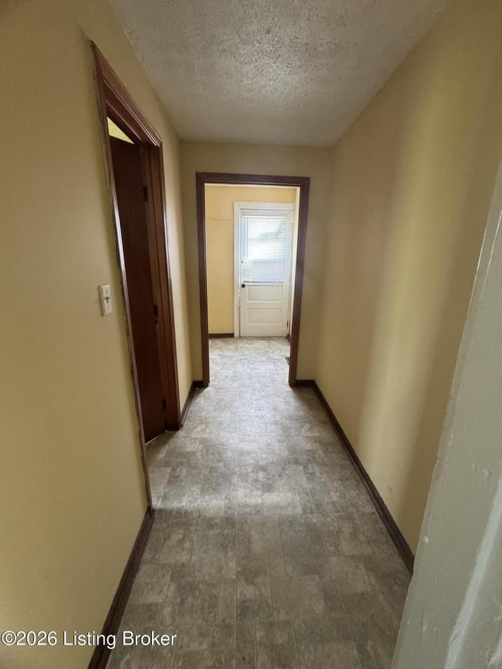 751 Van Buren Rd - Photo 5 of 10