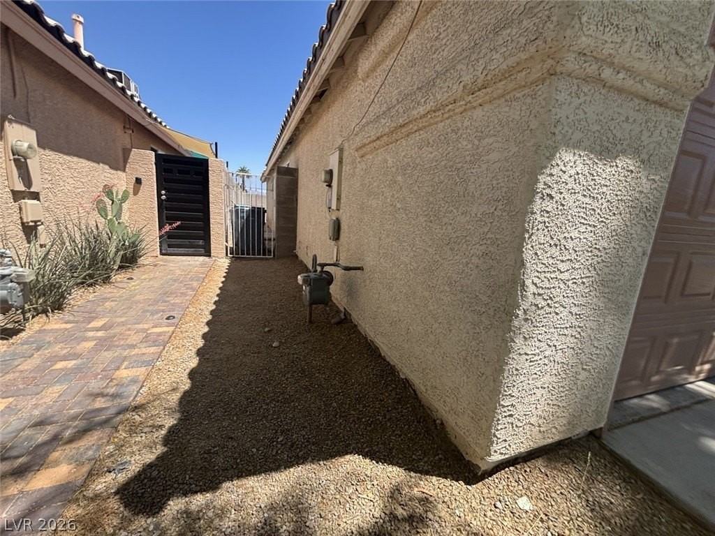 4156 Abrams Ave - Photo 3 of 41