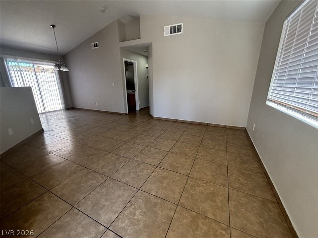 4156 Abrams Ave - Photo 5 of 41
