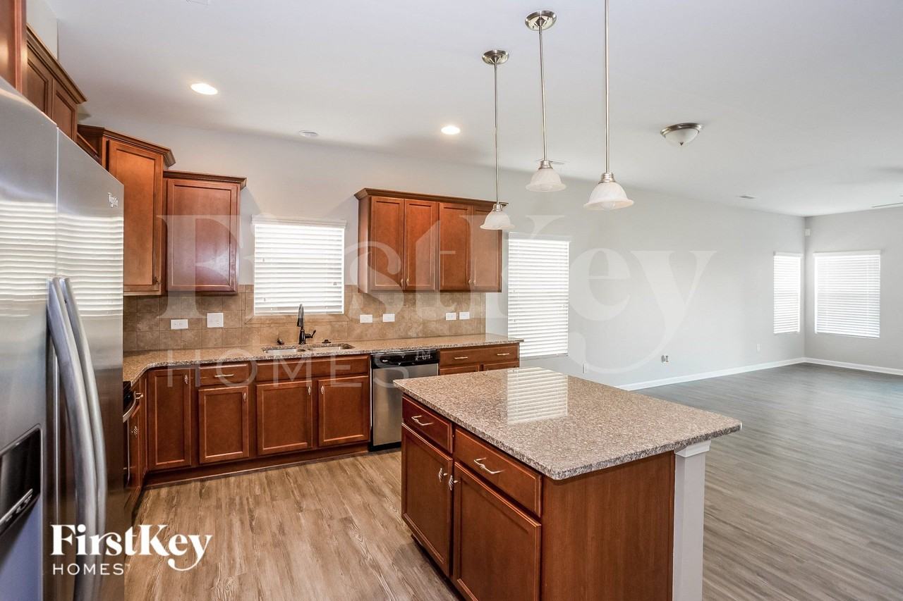 3516 Larkhaven Ave Sw - Photo 6 of 15