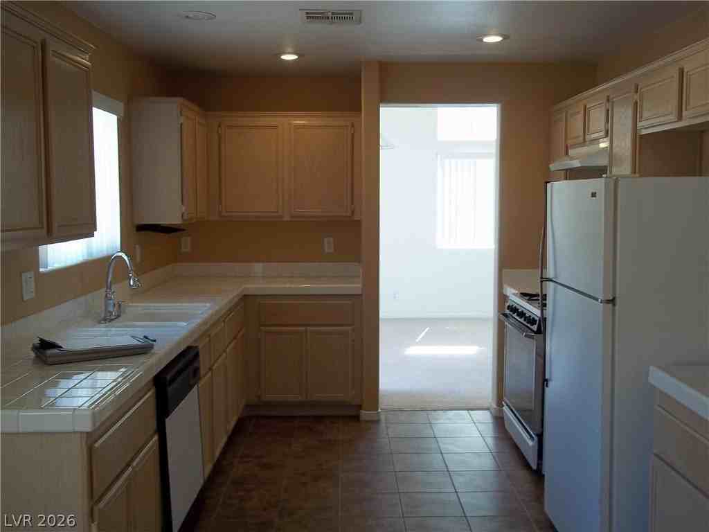 2223 Ramsgate Dr - Photo 5 of 8