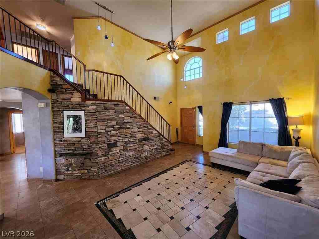 328 Palisades Dr - Photo 5 of 50