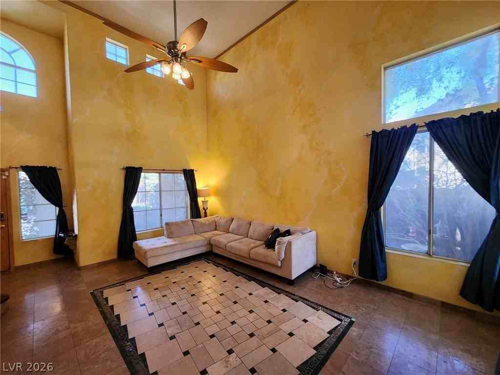 328 Palisades Dr - Photo 6 of 50