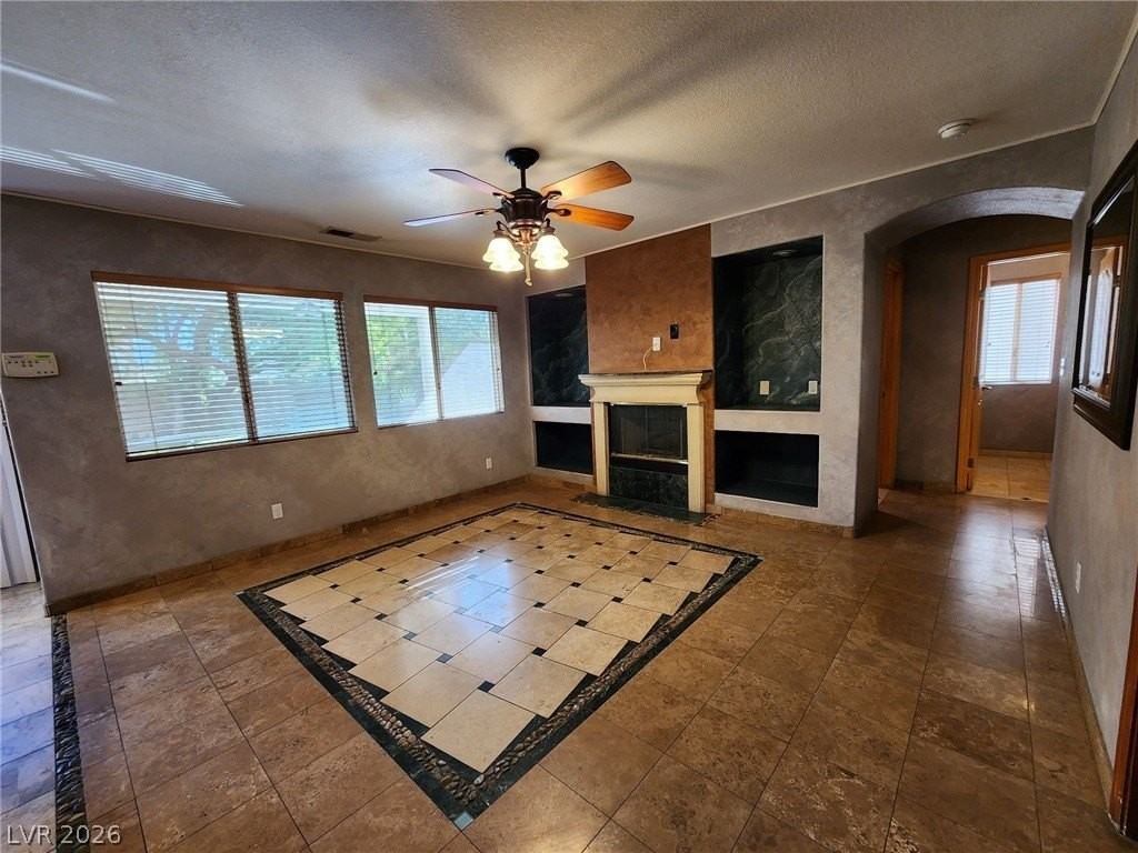 328 Palisades Dr - Photo 7 of 50
