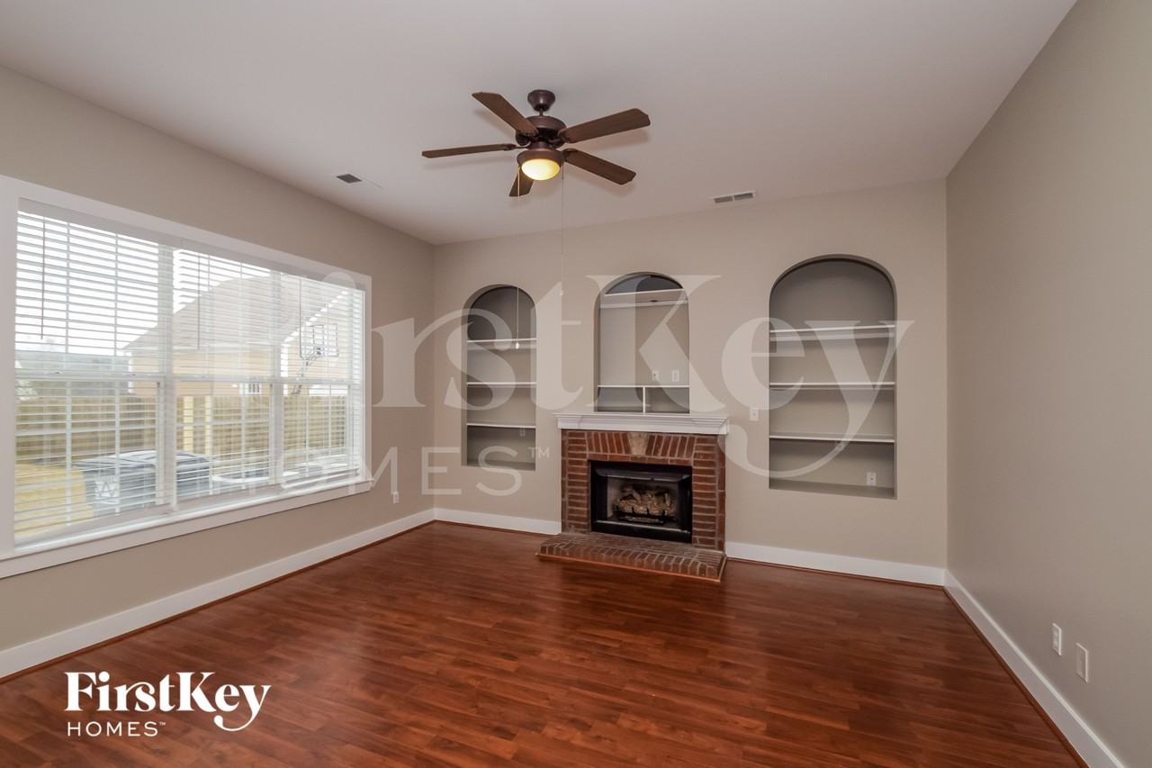 5485 Wisteria Trce - Photo 3 of 16
