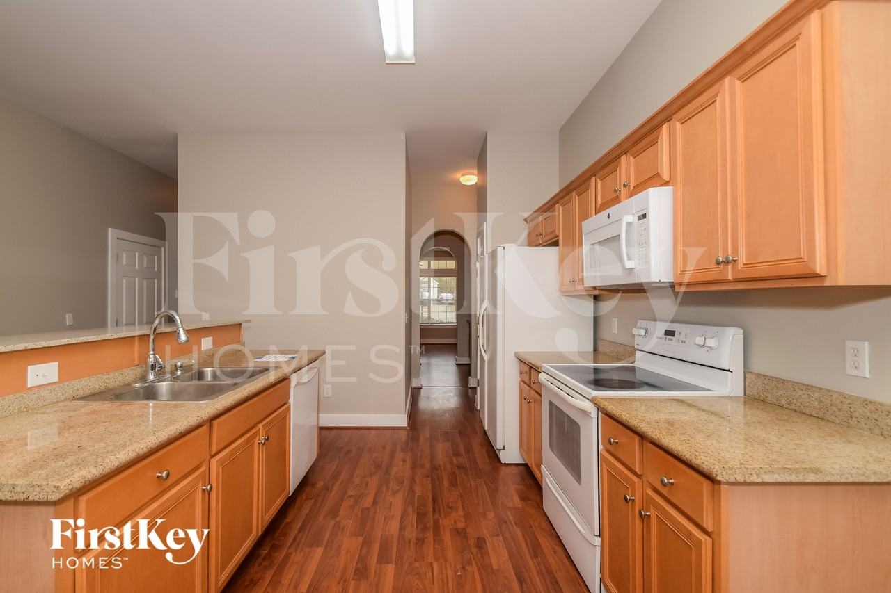 5485 Wisteria Trce - Photo 6 of 16