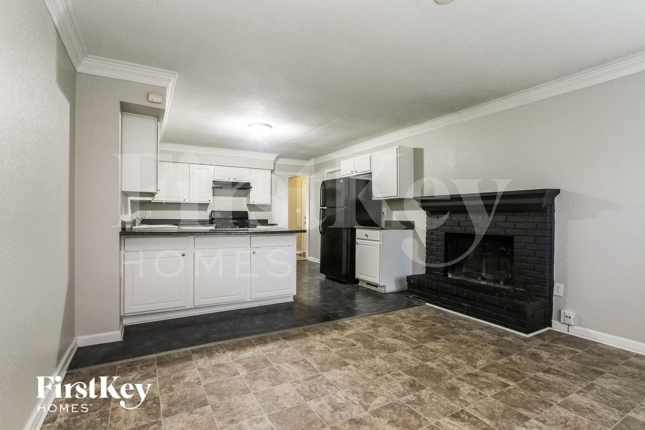 9630 Pepperidge Dr - Photo 7 of 15