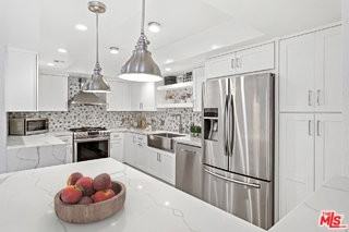 1616 Granville Ave #102 - Photo 4 of 8