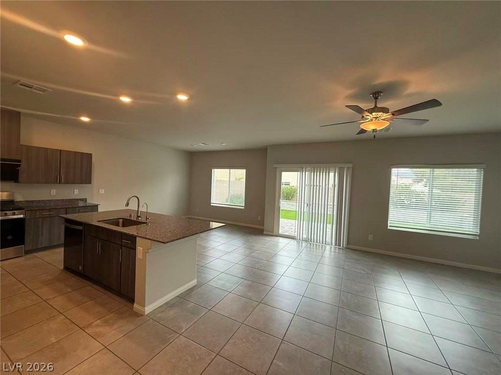 7456 W Diablo Dr - Photo 4 of 15