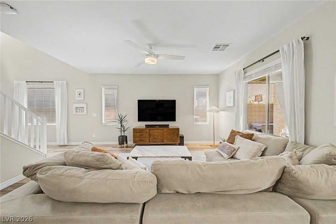 8137 Skye Plum St - Photo 7 of 46