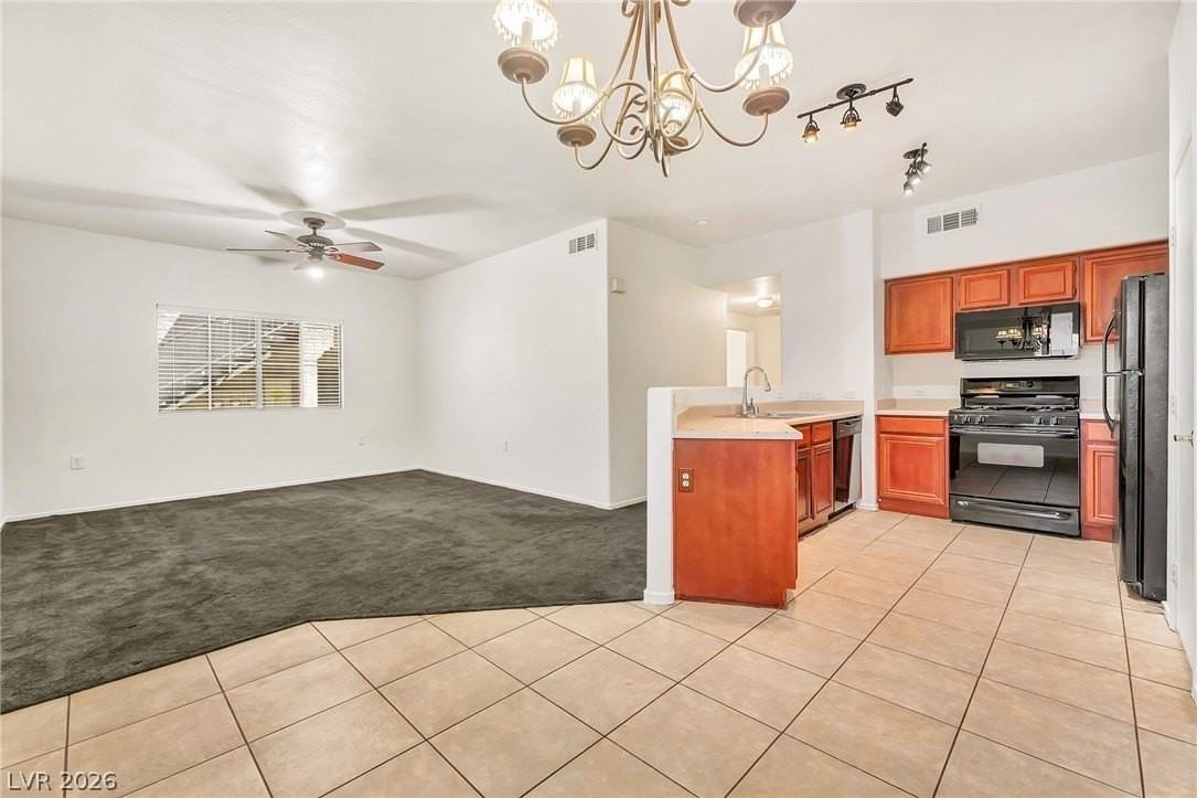 10245 S Maryland Pkwy #176 - Photo 7 of 26