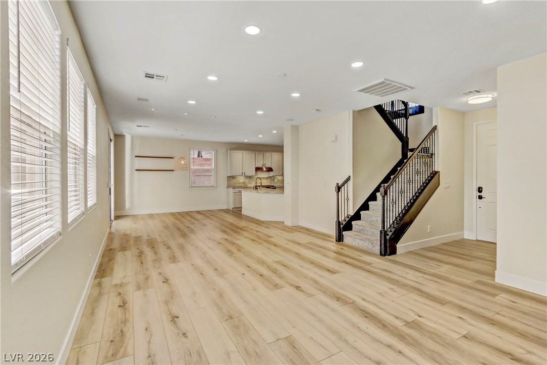 11223 Tribiani Ave - Photo 7 of 50