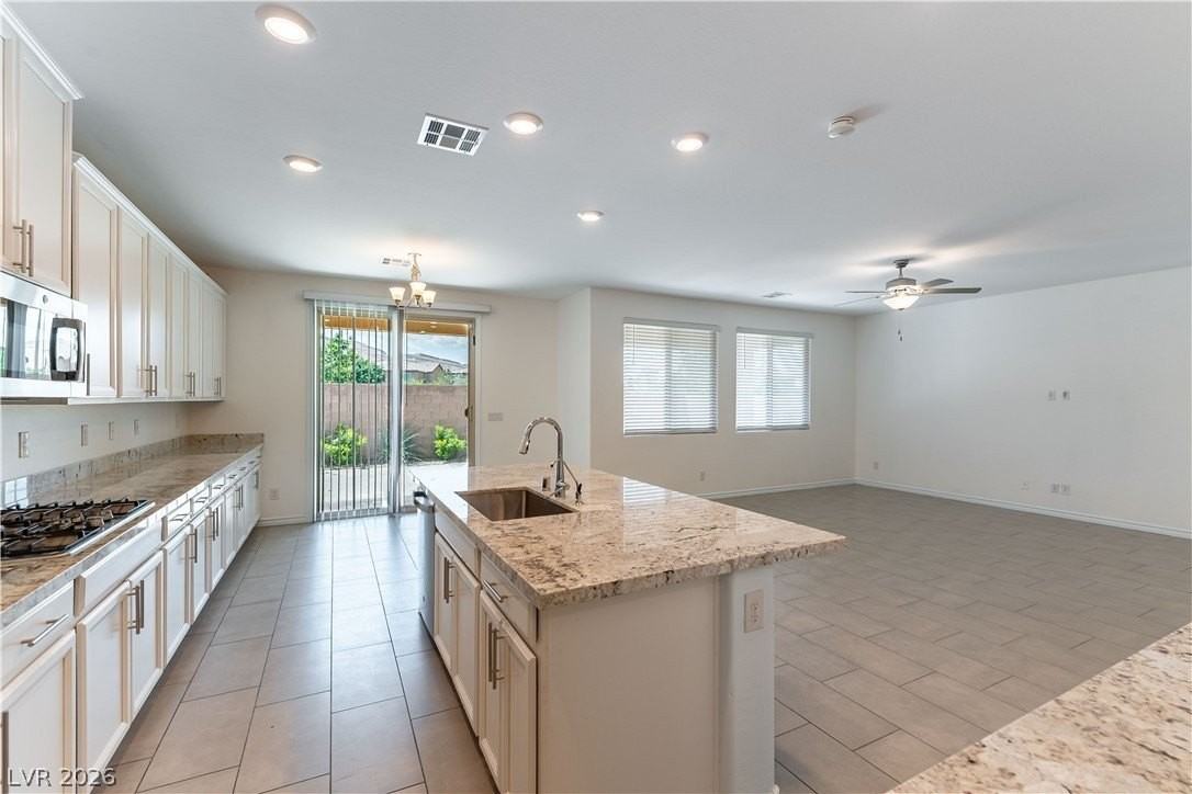 12333 Silvana St - Photo 3 of 25