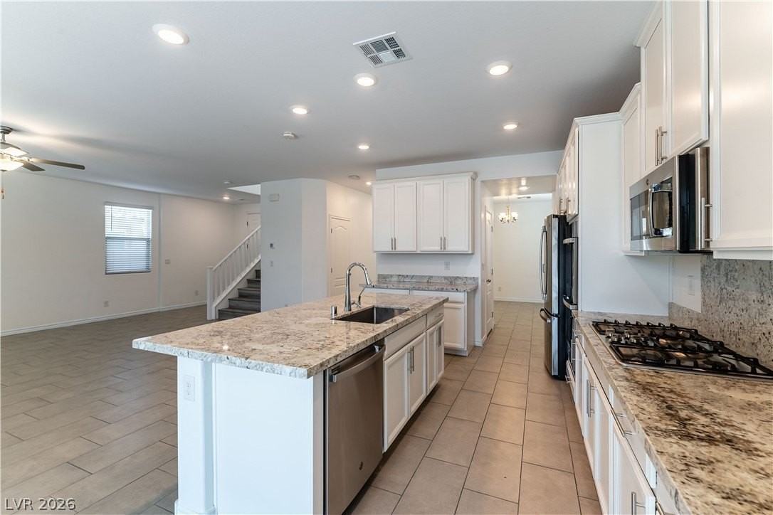 12333 Silvana St - Photo 4 of 25