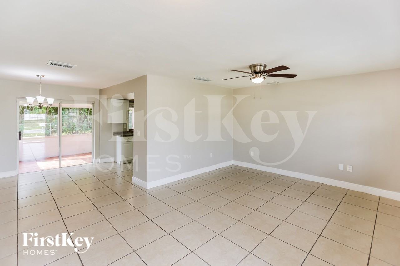 8710 Swst - Photo 3 of 16