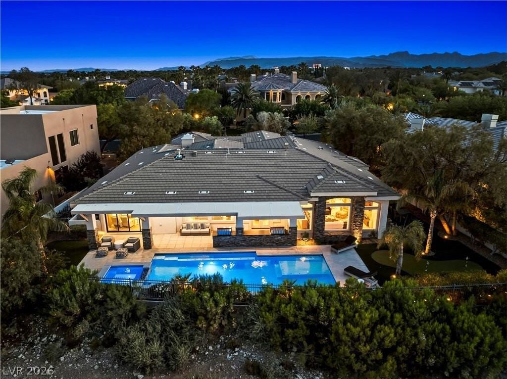 9320 Tournament Canyon Dr - Photo 4 of 46