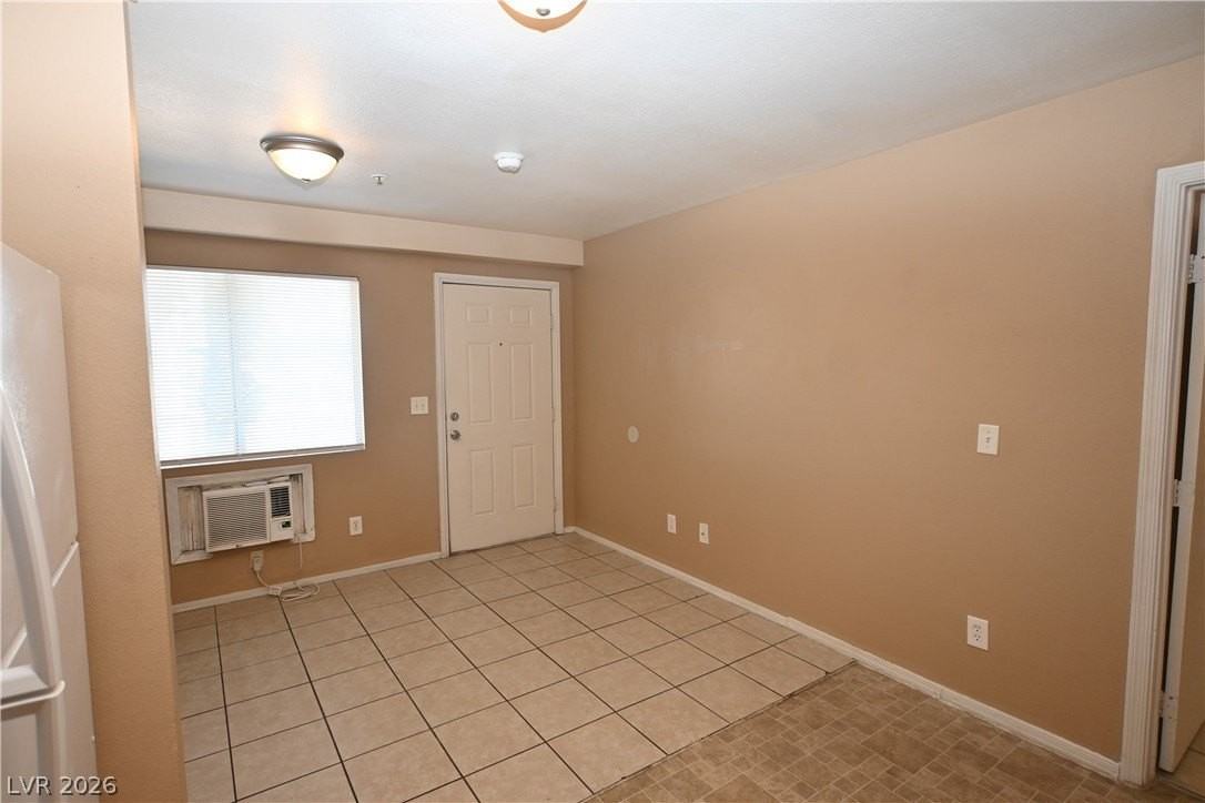 3017 E Carey Ave #2 - Photo 3 of 20
