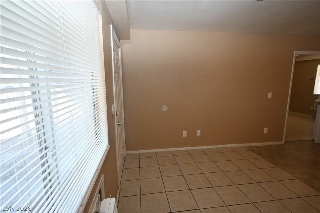 3017 E Carey Ave #2 - Photo 4 of 20