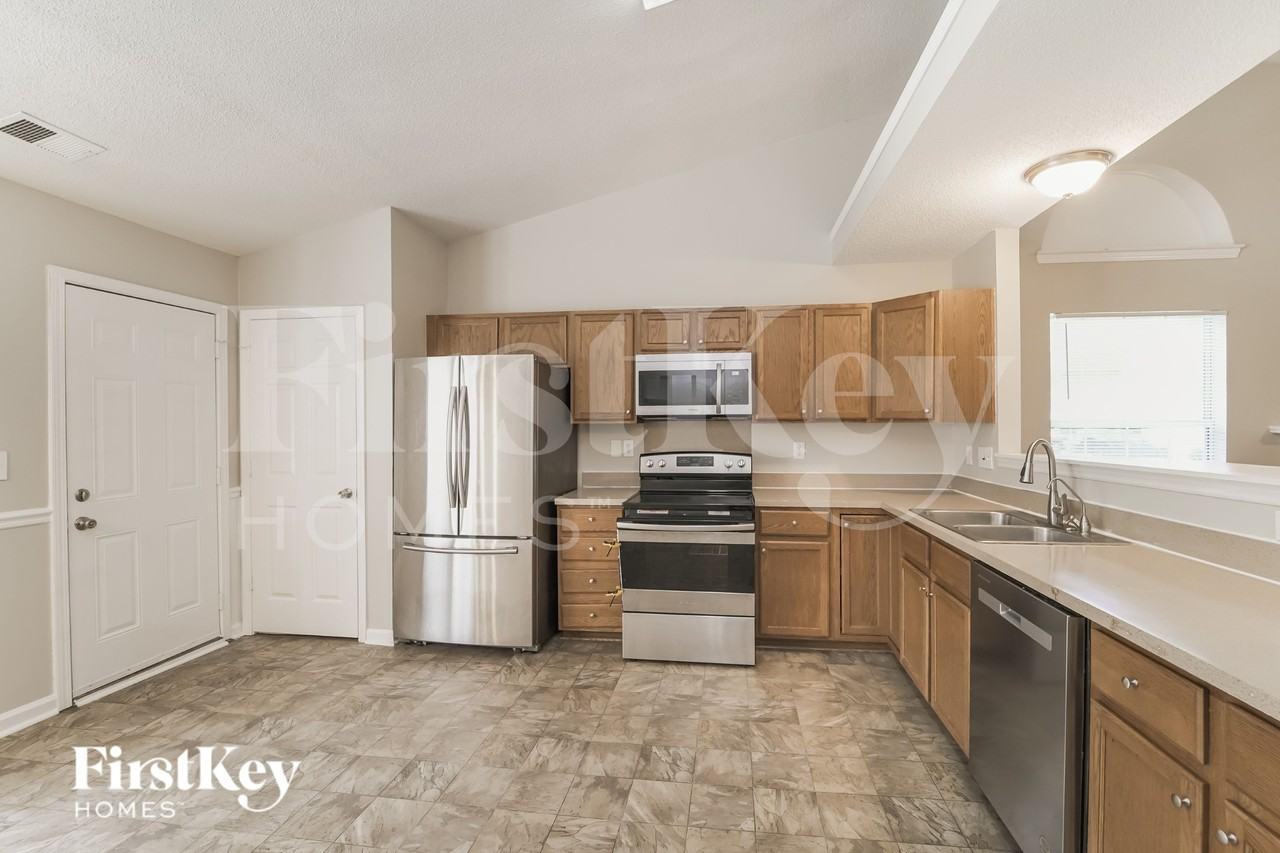 8318 Belstead Brook Ct - Photo 6 of 17